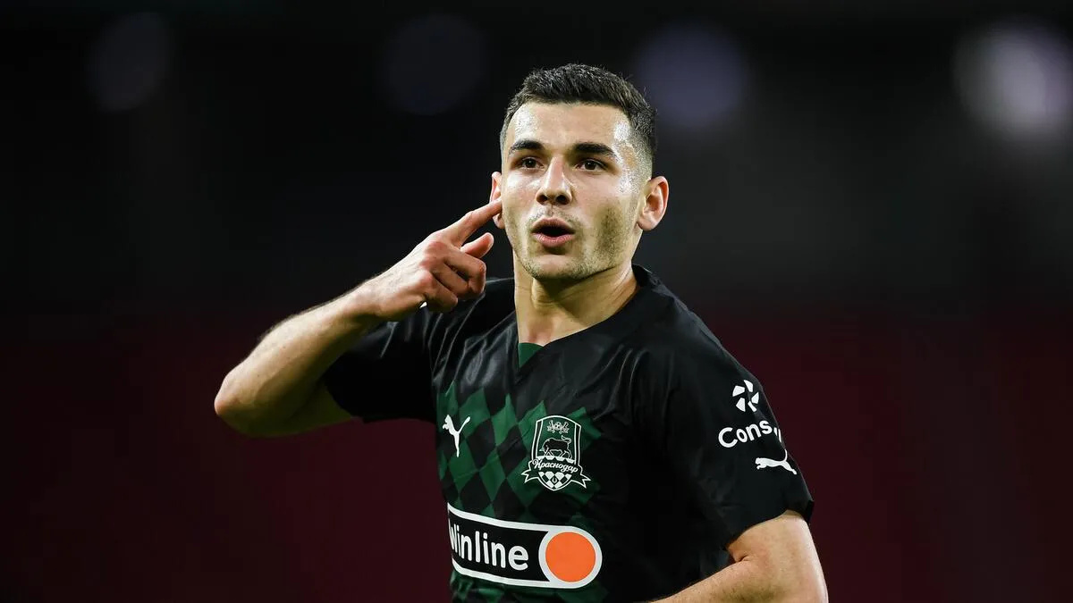 «Аякс» рассказал, почему не спешит покупать Сперцяна